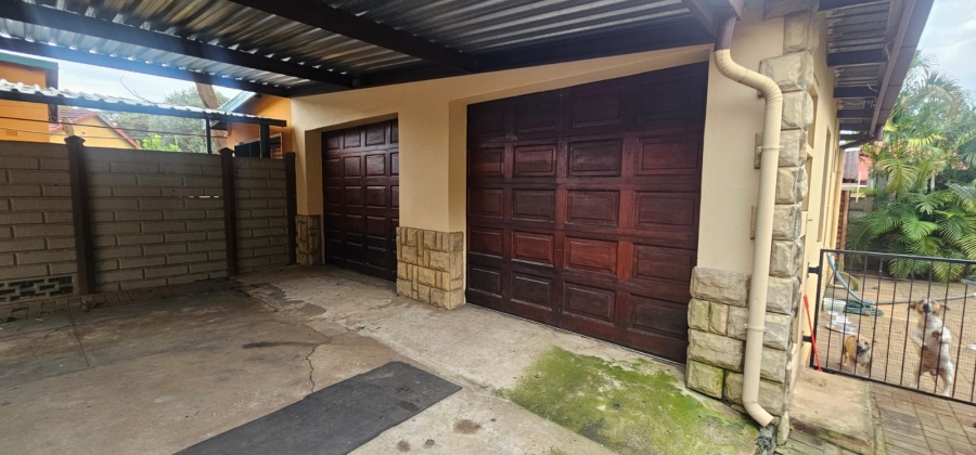 3 Bedroom Property for Sale in Geelhoutpark North West